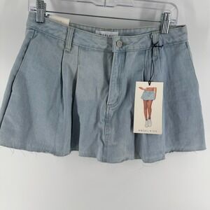 Angel Kiss Skort Womens 7/28 Blue Denim Light Wash Pleated Raw Hem‎ Streetwear